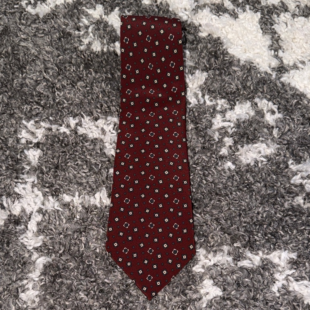 EUC Ralph Lauren Elegant Burgundy Patterned Men’s Tie